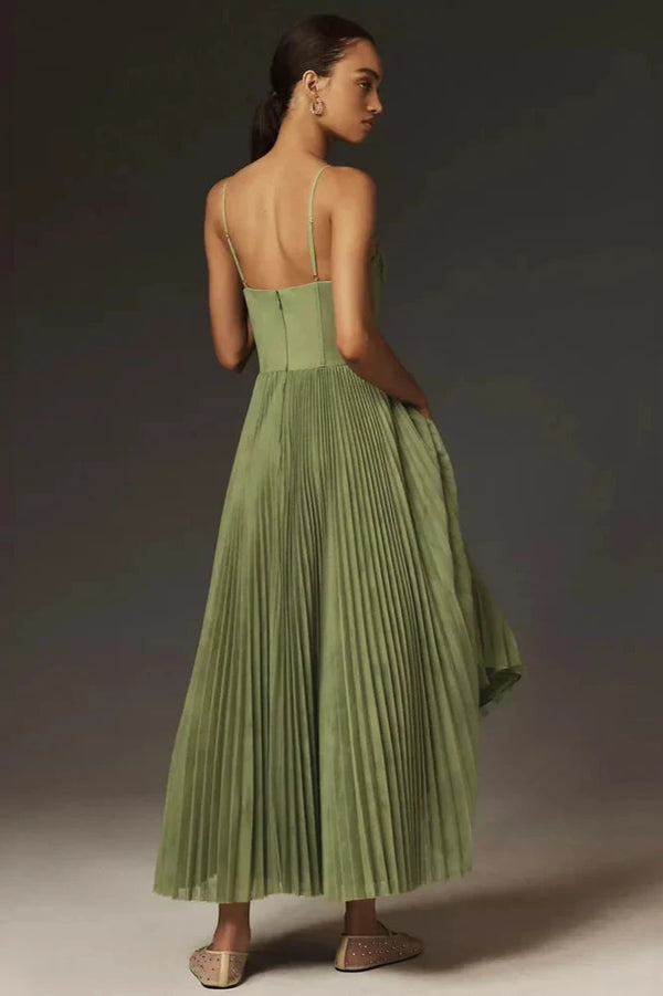 Quilla - Pleated Elegance Dress