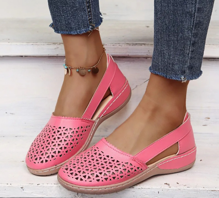 Lunaira - Lightweight Geometric Flats