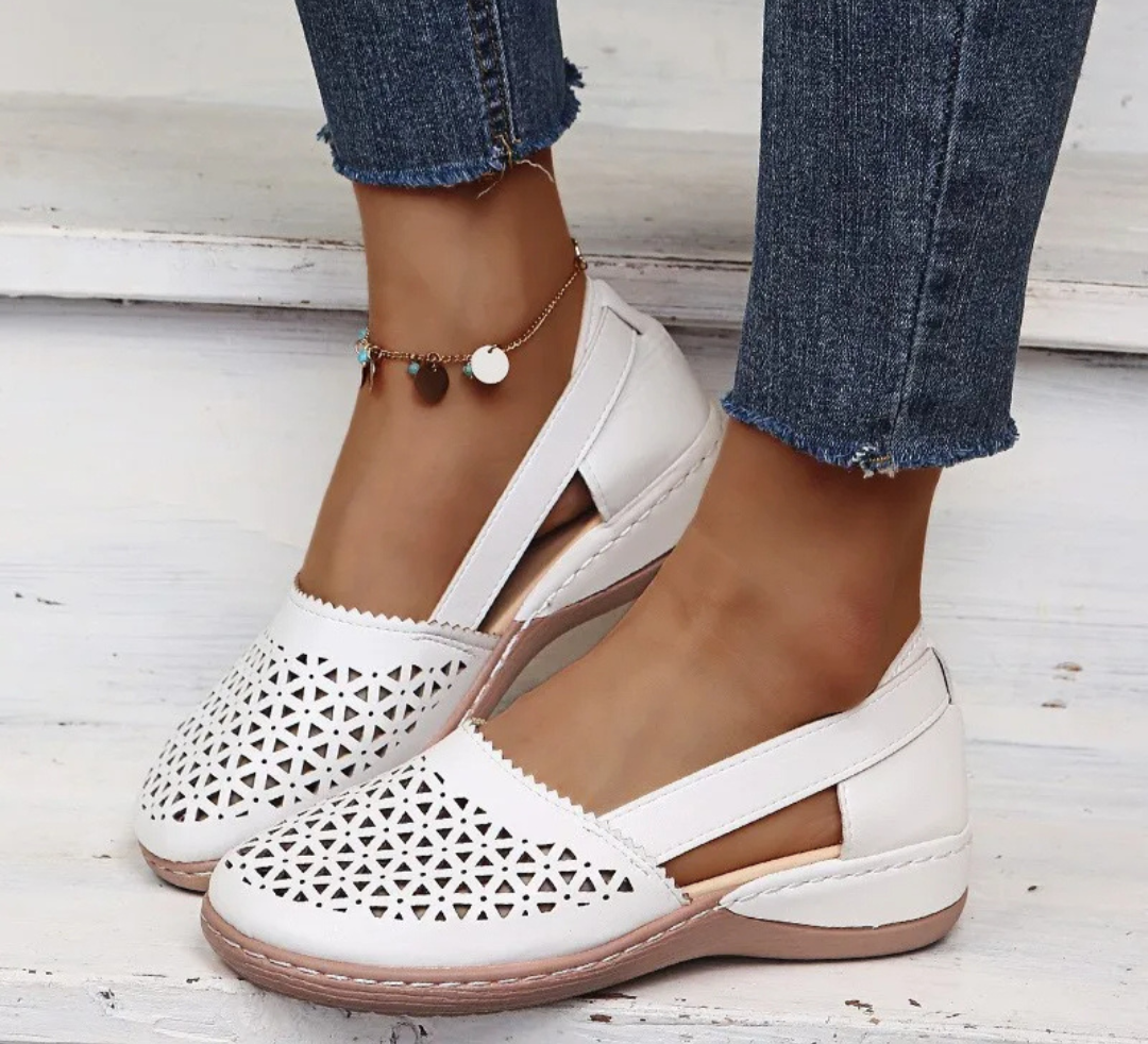 Lunaira - Lightweight Geometric Flats